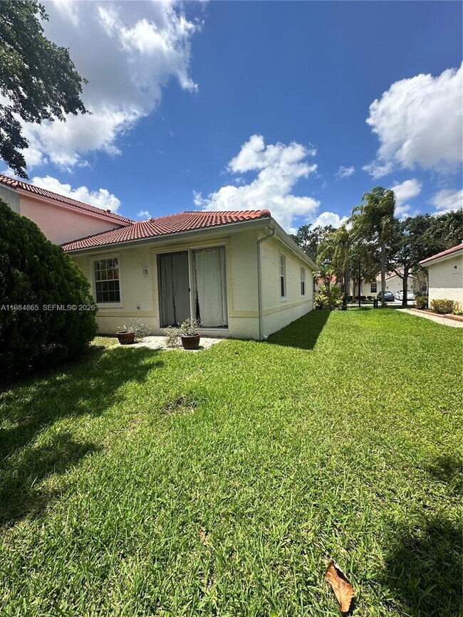 Building Photo - 18860 SW 25th Ct