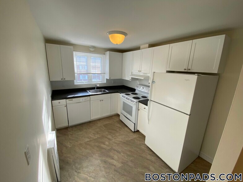 Building Photo - 8 Captain Parker Arms