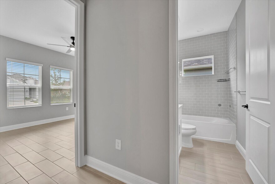 Building Photo - 10182 Crystal Isle Cir