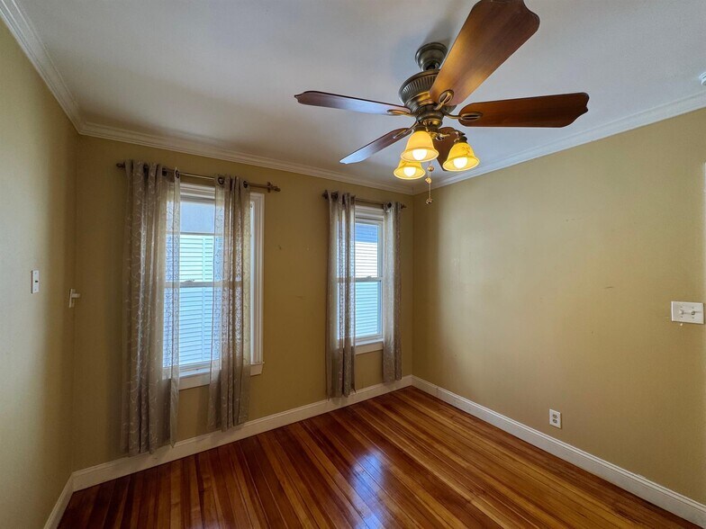 Building Photo - 13 Clarendon Ave