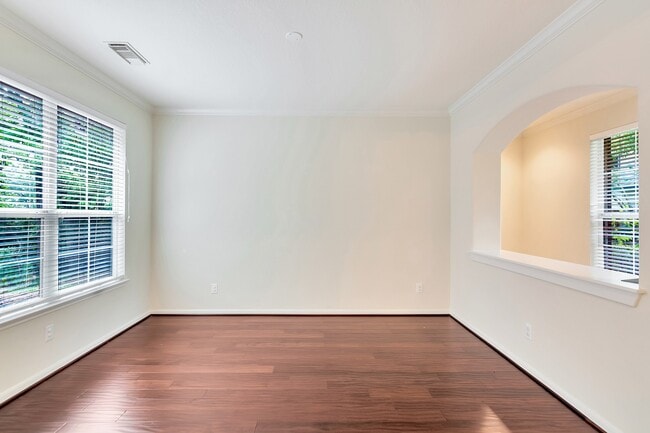 Building Photo - 31 Middle Gate Pl