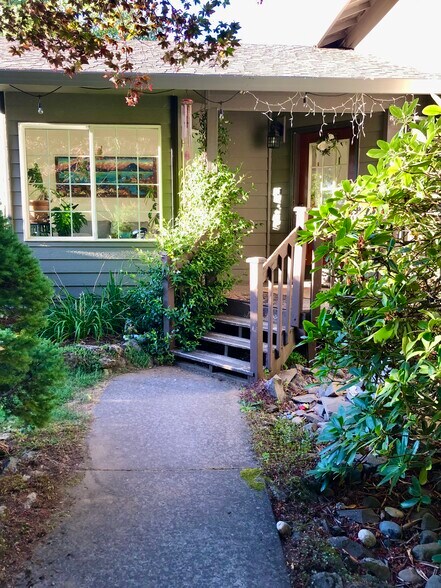 Front door - 32724 NE Chamberlain Rd