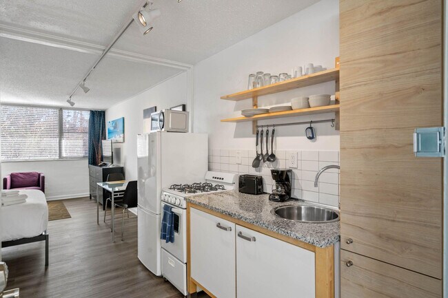 Building Photo - 47 25th St NW