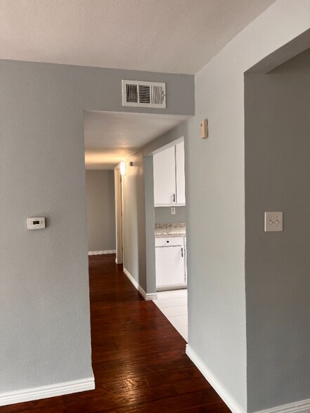 Building Photo - 709 Ursula St