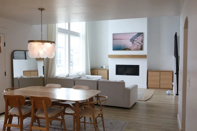 Building Photo - Modern 3 Bedroom Saratoga Springs Home!