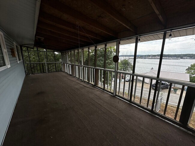 Building Photo - 4 Bedroom House with Lake views!