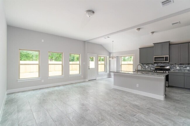 Building Photo - 18219 Willow Edge Dr