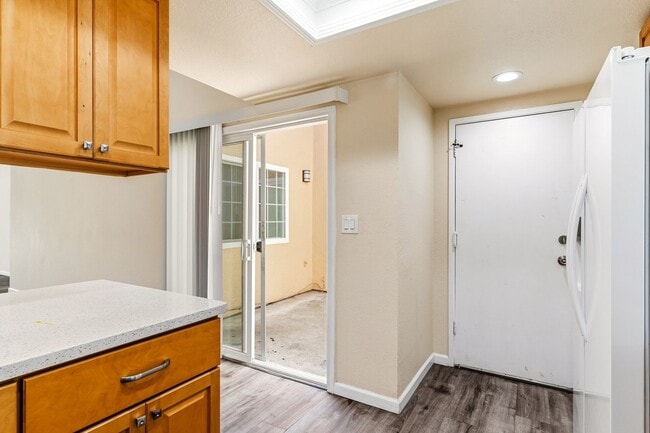 Building Photo - Union City 4-Bed, 2-Bath w/ 2-Car Garage & Vaulted Ceilings