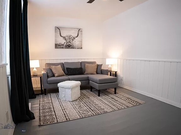 Building Photo - 108 W Gold St