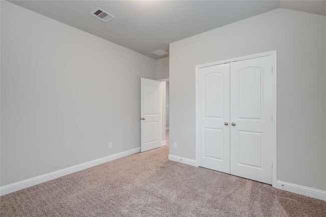 Building Photo - 12704 Southern Oaks Landing