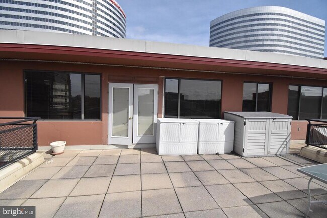 Building Photo - 1121 Arlington Blvd