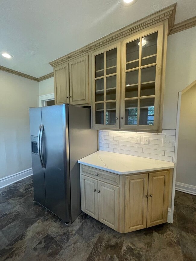 Building Photo - Updated 3/2 House in Old East Rome $2,150