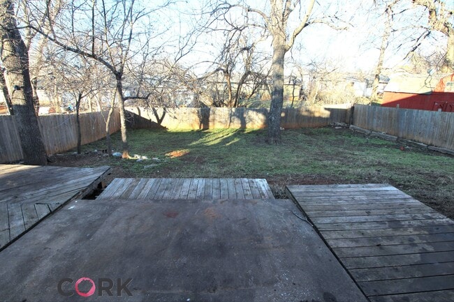 Building Photo - 609 Belle Air Ave