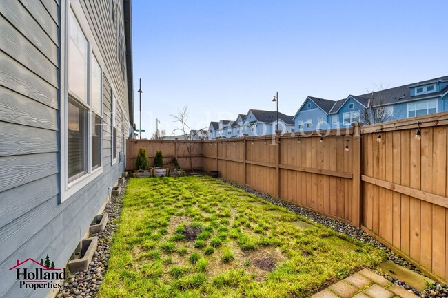 Building Photo - Beautiful Corner-Lot Home in South Hillsboro