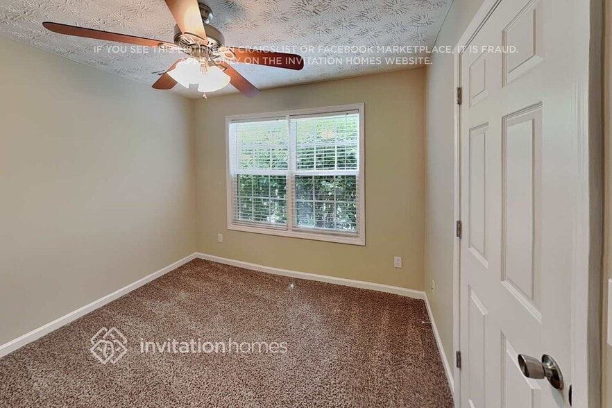 Building Photo - 898 Kendall Park Dr