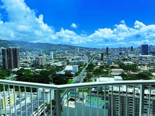 Building Photo - 801 S King St