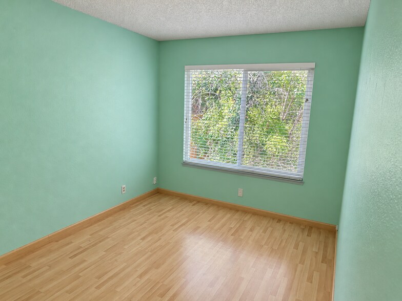 Building Photo - 100 Milani Ct