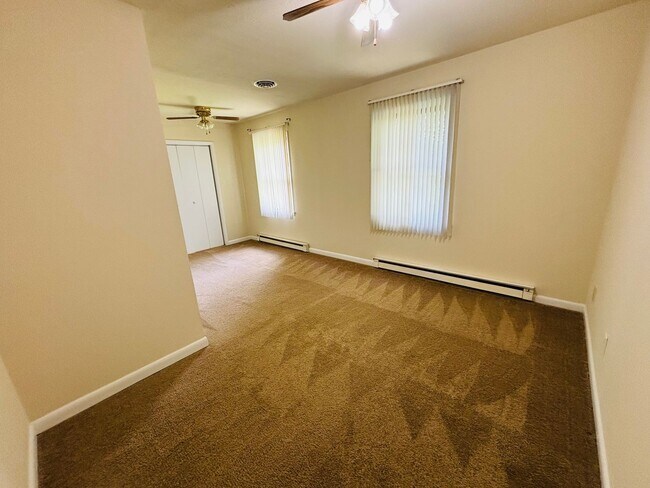 Building Photo - 208 Ardmore St