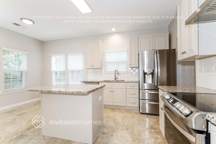 Building Photo - 13319 Damson Dr