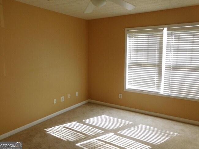 Building Photo - 566 Pond Lillies Rd SE