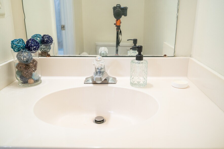 Building Photo - 5320 Starflower Dr