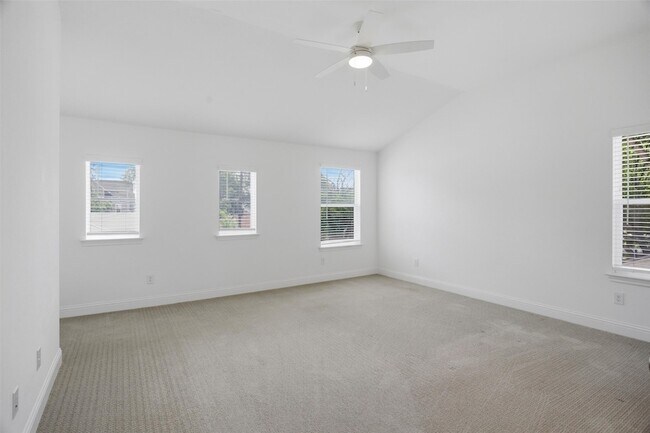 Building Photo - 228 Sunset Ln