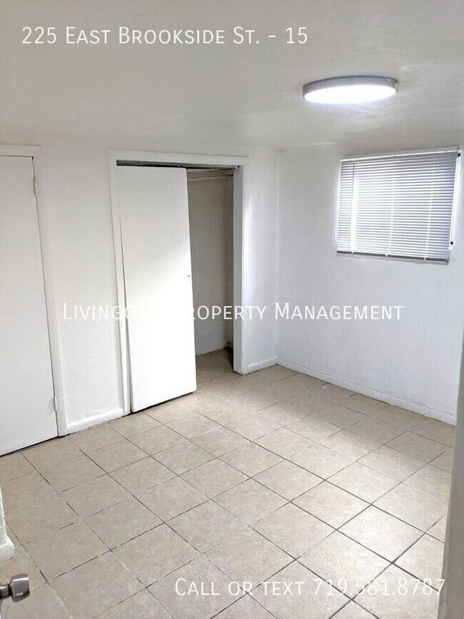 Building Photo - 225 E Brookside St