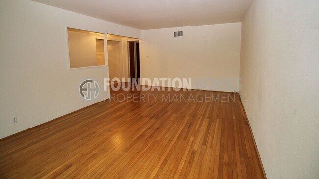 Building Photo - Spacious Single-Level 4BD/2BA Home in Terra Linda - FOUNDATION