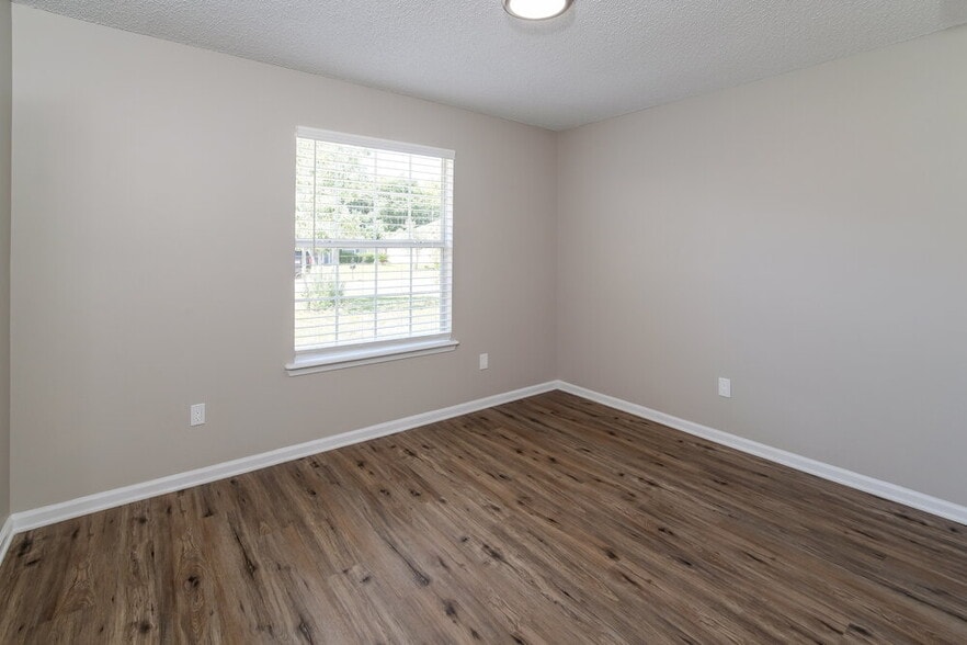 Building Photo - 3479 Shelley Dr