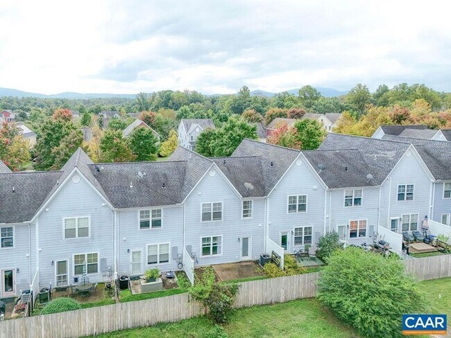 Building Photo - 328 Marquette Ct