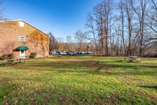 Building Photo - 72 Barrett St