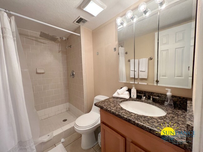 Building Photo - Destin furnished condo INCLUDES A BOAT SLI...