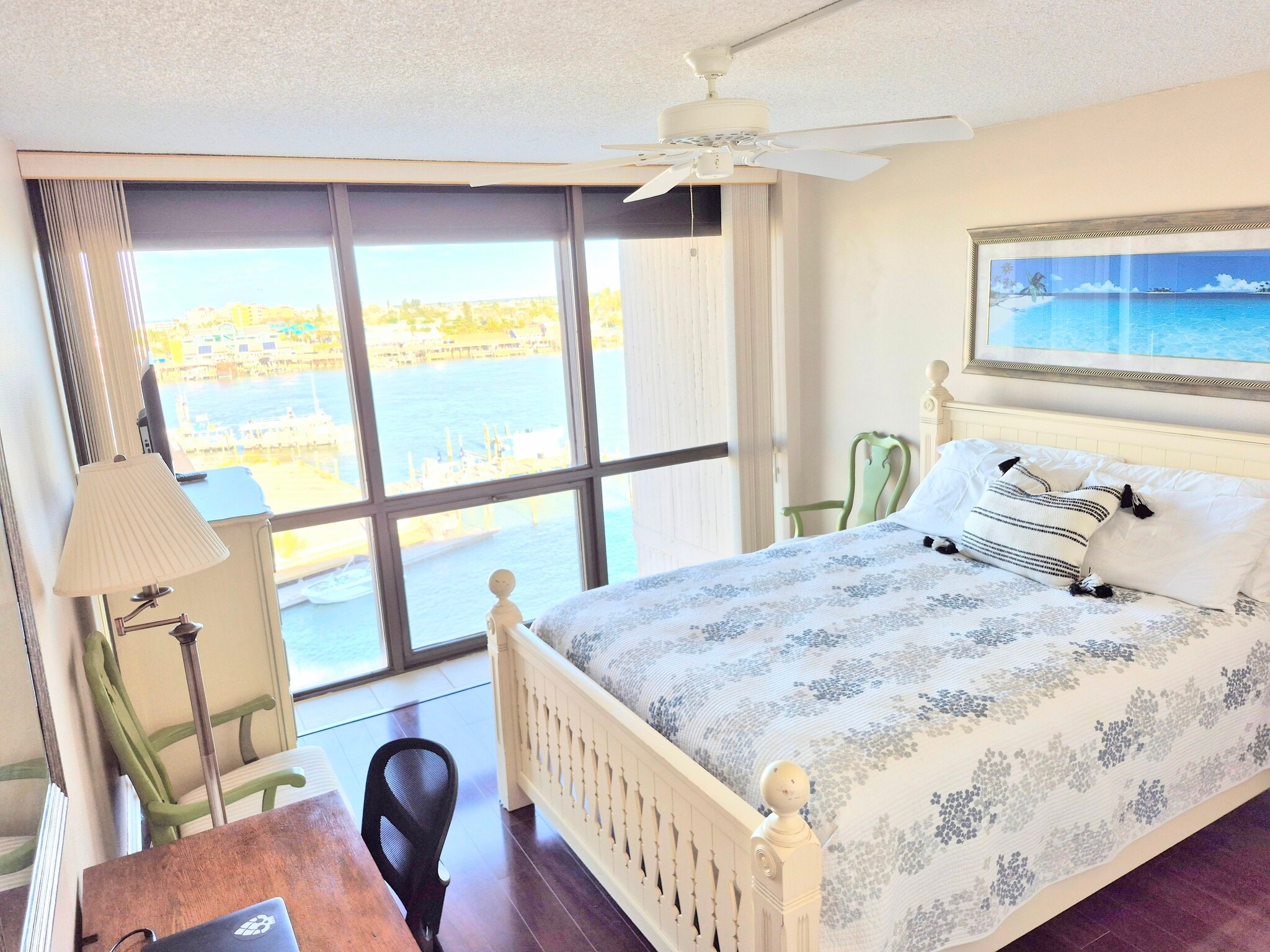 Building Photo - 1 Key Capri