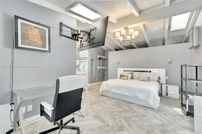 Building Photo - 2531 Gulfstream Ln