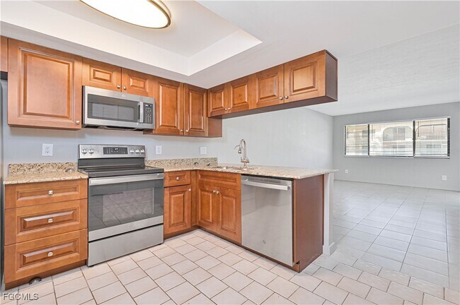 Building Photo - 606 Gerald Ave