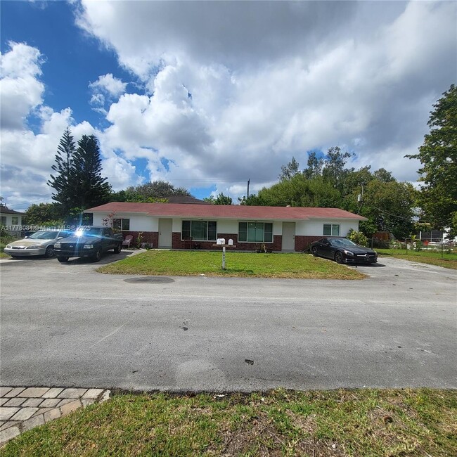 Primary Photo - 2000 SW 96th Ave