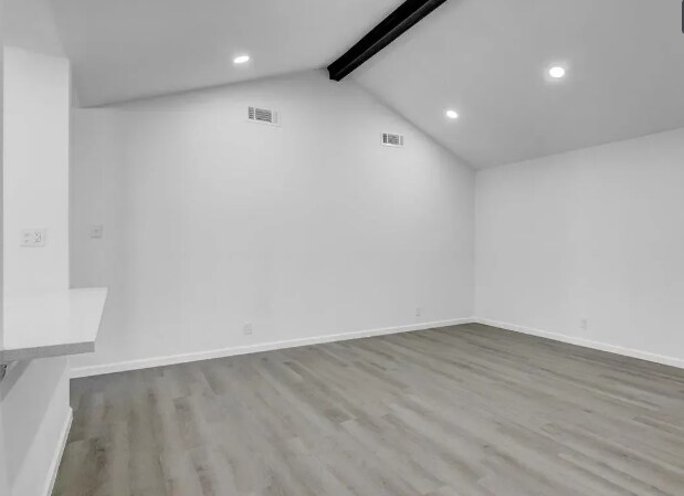 Building Photo - 108 Sparrow Way