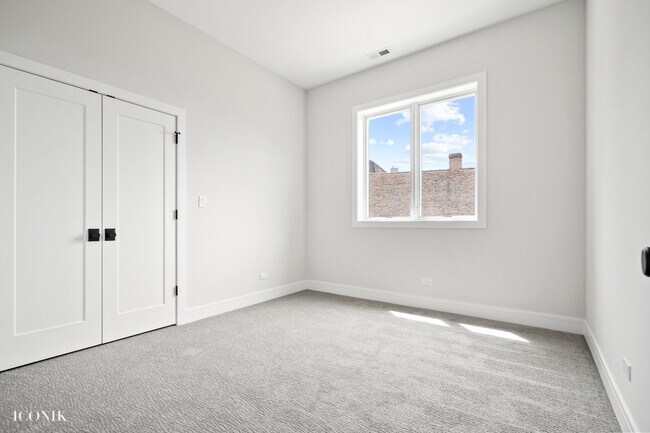 Building Photo - 4336 S Vincennes Ave