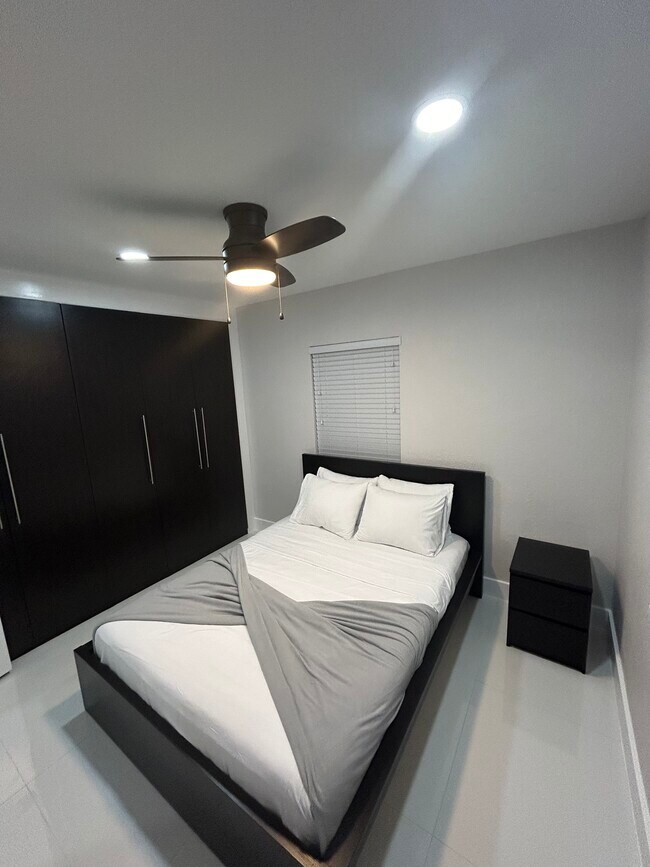 Building Photo - 680 E 8th Ave