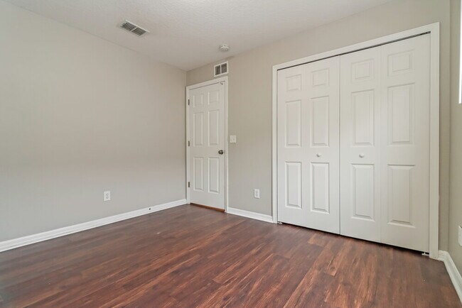 Building Photo - 8525 Hawbuck St