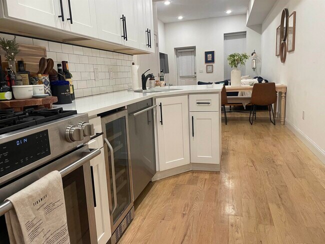 Building Photo - 27 Belmont Ave