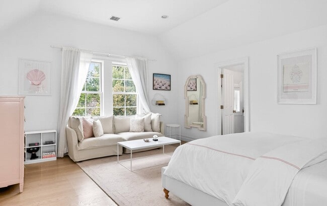 Building Photo - 50 Osborne Ln