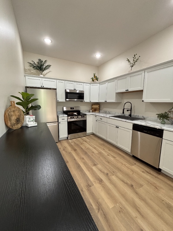 Building Photo - 321 E Main St