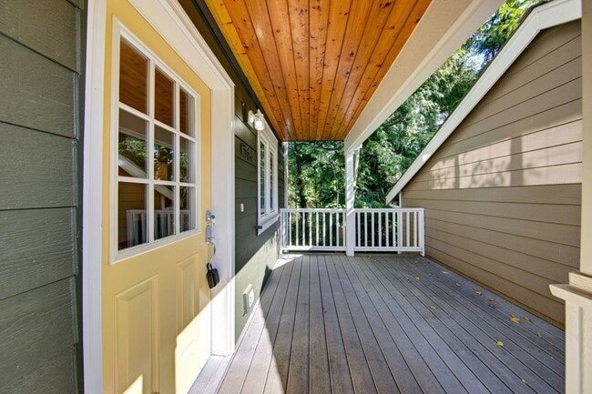Building Photo - Stonecress Townhouse on Bainbridge Island