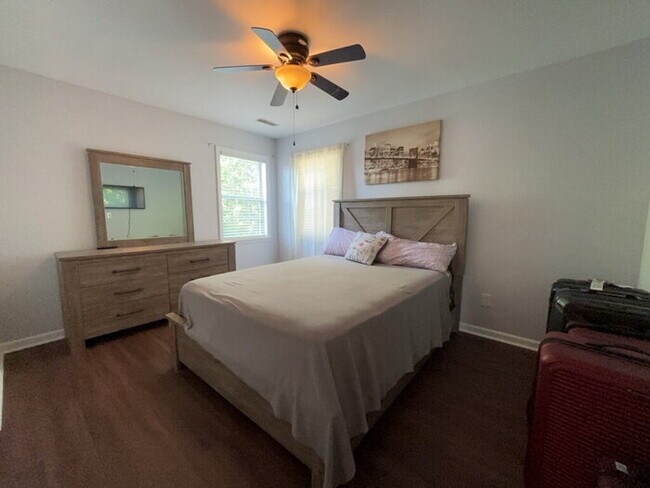 Building Photo - 1009 Ariel Ct