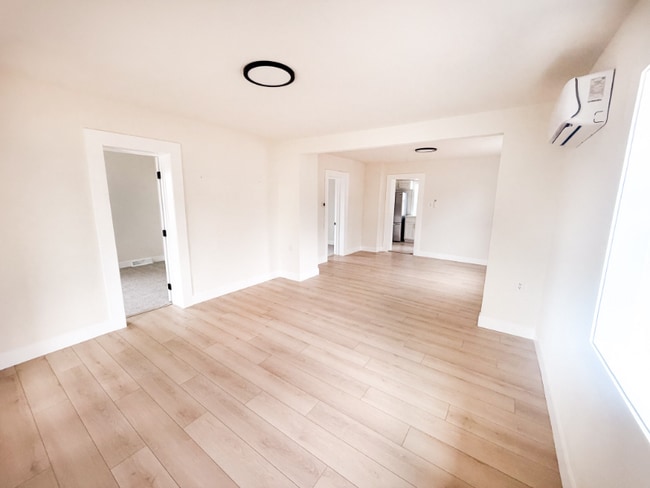 Building Photo - 509 11th St