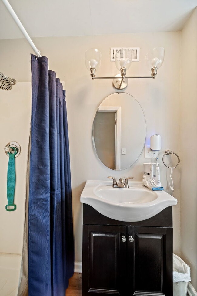 Building Photo - 1436 Portsmouth Ave