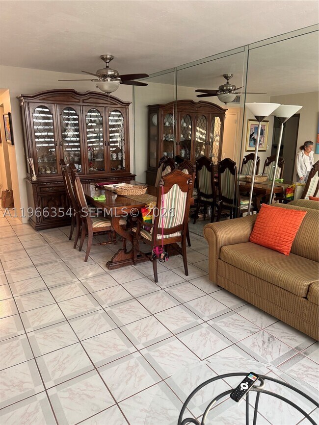 Building Photo - 2899 Collins Ave
