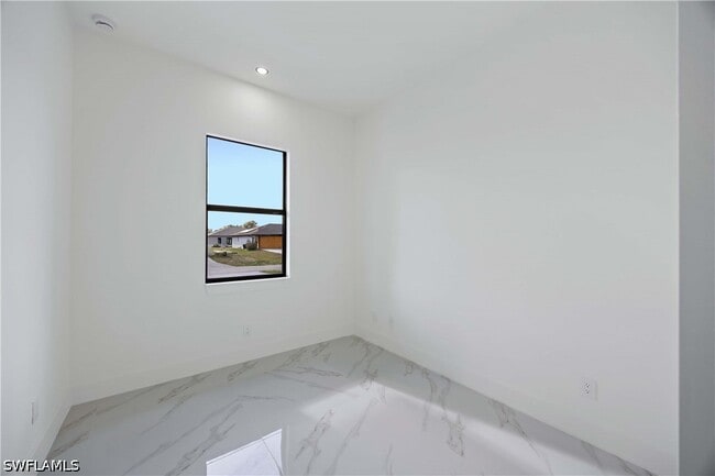 Building Photo - 1051 Marine Ave S