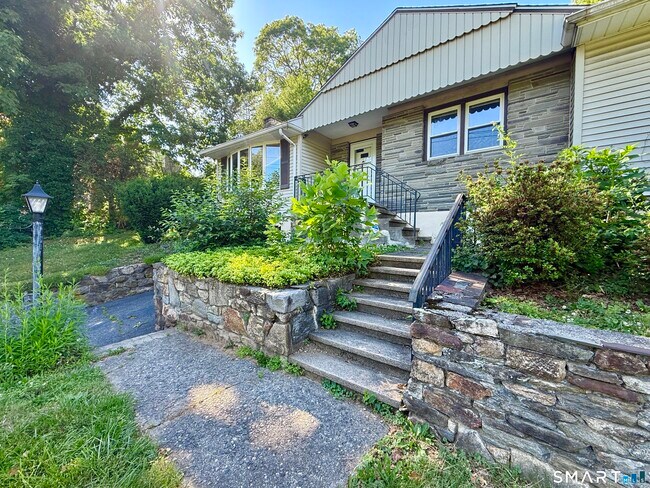 Building Photo - 2326 Old Town Rd